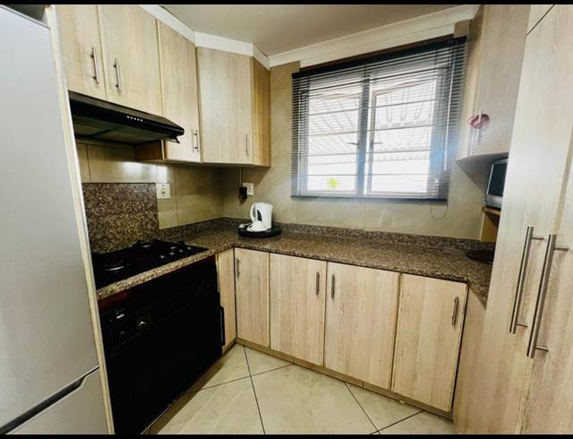 5 BEDROOM HOUSE FOR SALE IN NEWLANDS WEST